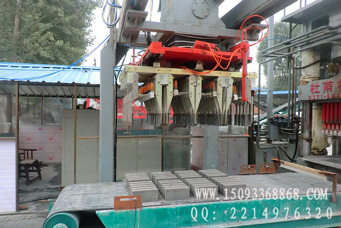 液壓磚機(jī)